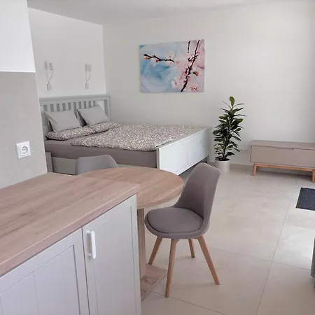 Appartement Moni Mandorlo